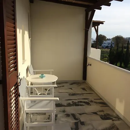 Studios * Logaras